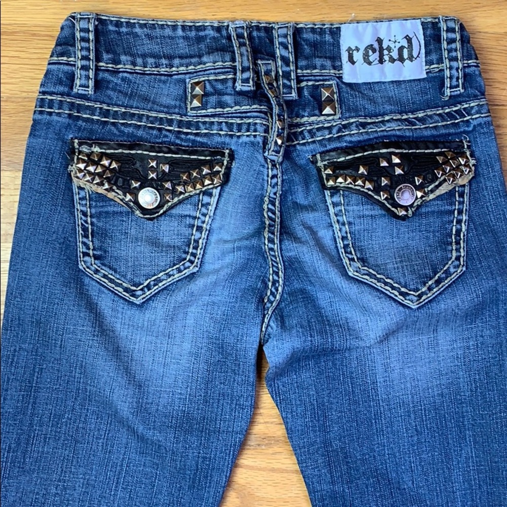 REKD- YIU REKD ME DISTRESSED STRAIGHT JEANS